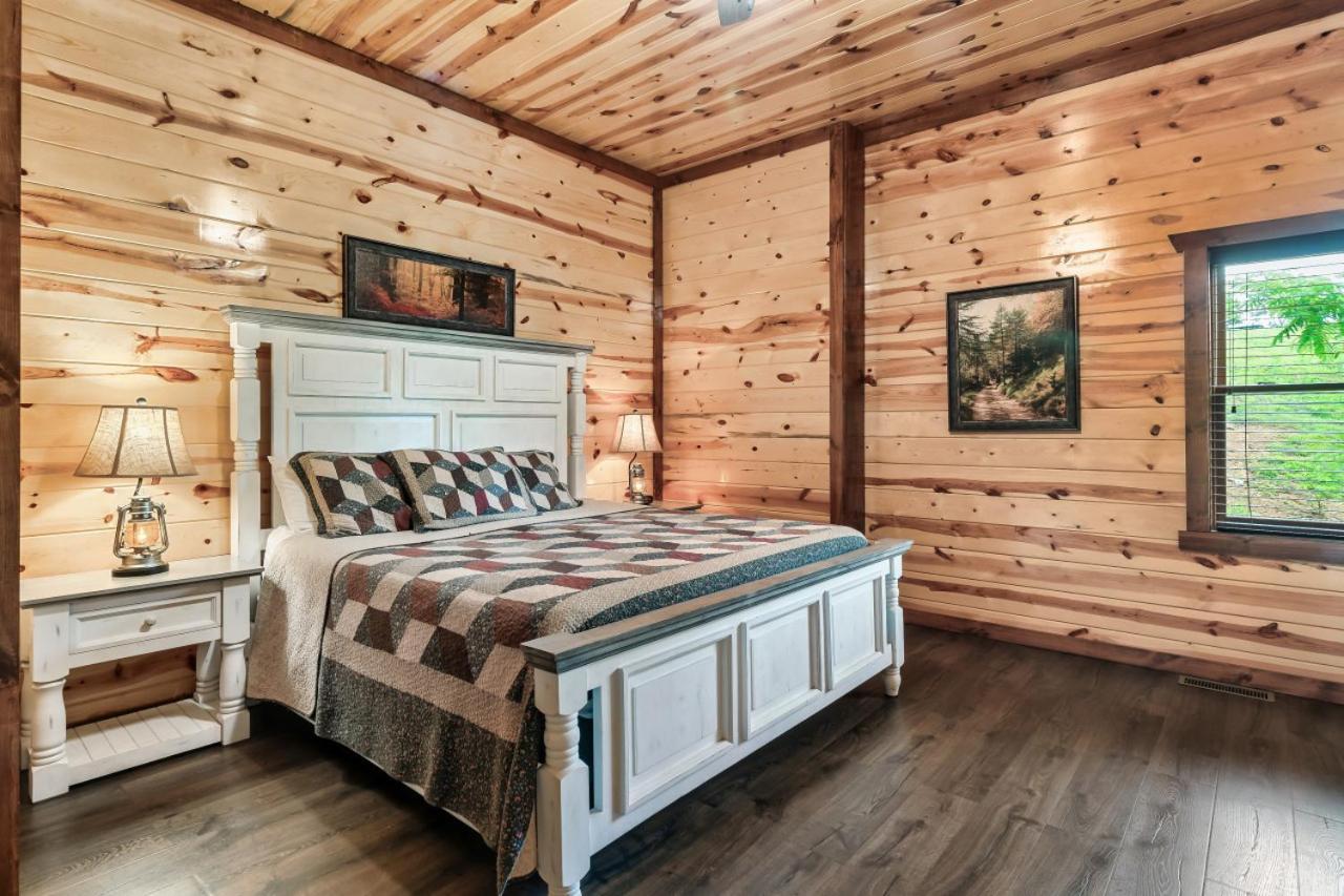 Mountaineer House * Pigeon Forge