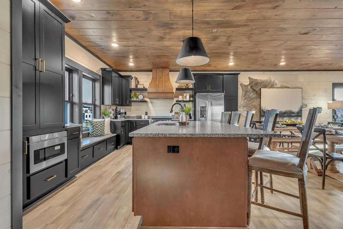 Smith Creek Lux By Luxstayusa * Pigeon Forge