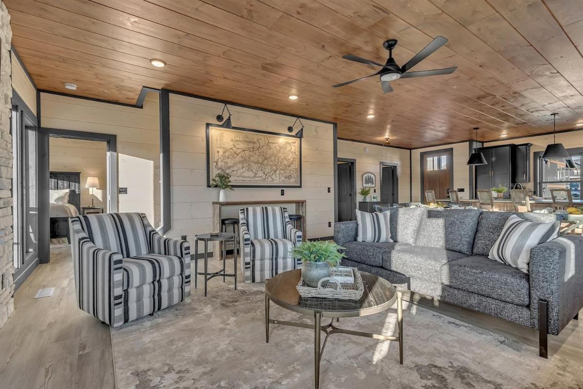 Smith Creek Lux By Luxstayusa * Pigeon Forge
