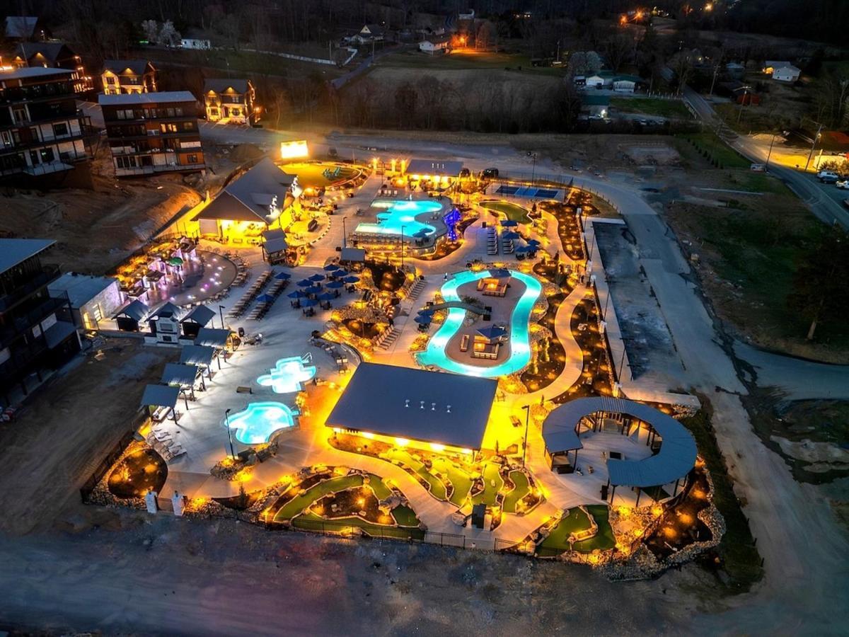 Smith Creek Lux By Luxstayusa * Pigeon Forge
