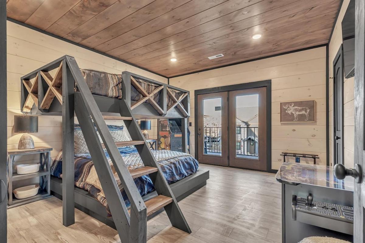 Smith Creek Lux By Luxstayusa * Pigeon Forge