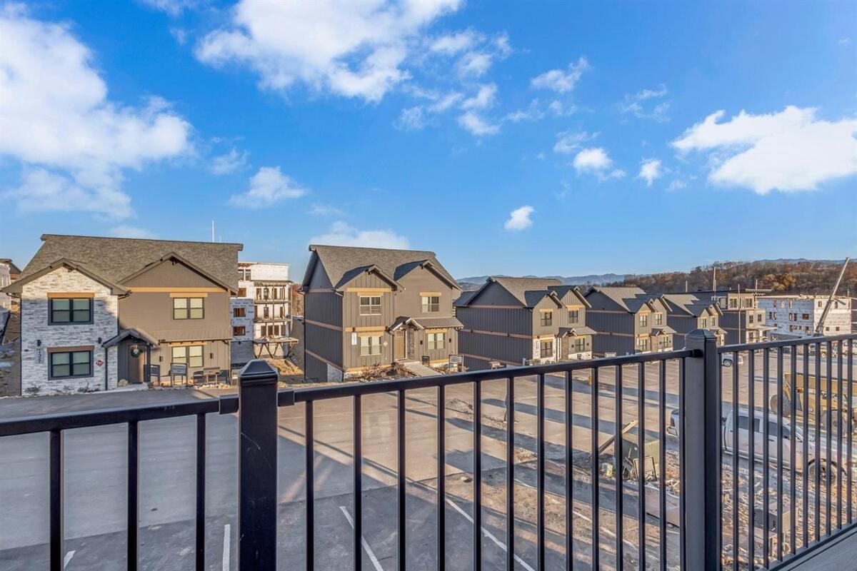 Smith Creek Lux By Luxstayusa * Pigeon Forge