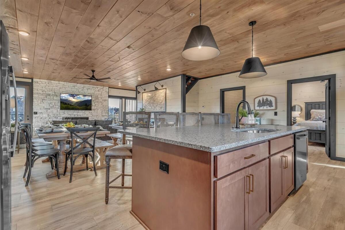 Smith Creek Lux By Luxstayusa Pigeon Forge