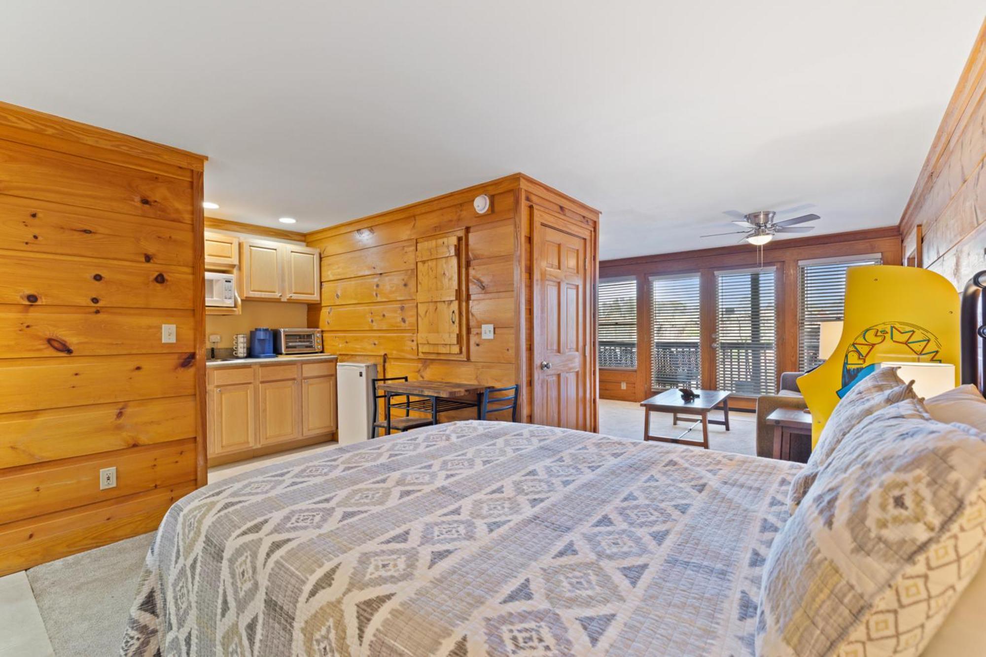 Apartment At Dollywood Lane
