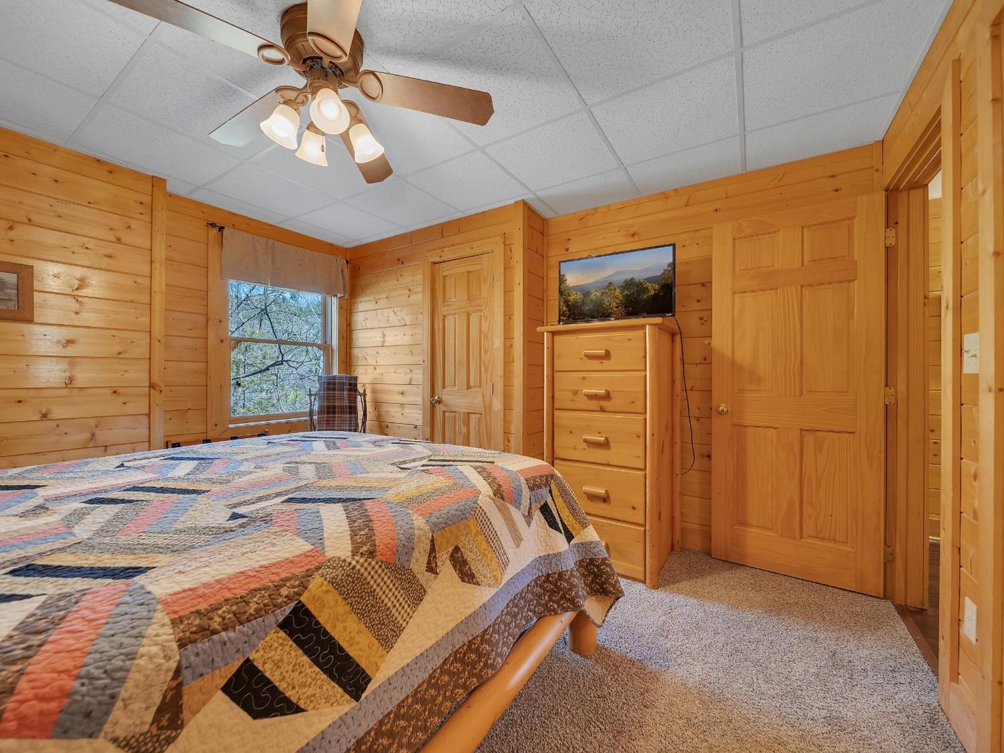 Ern821 - Tranquil Times * Pigeon Forge