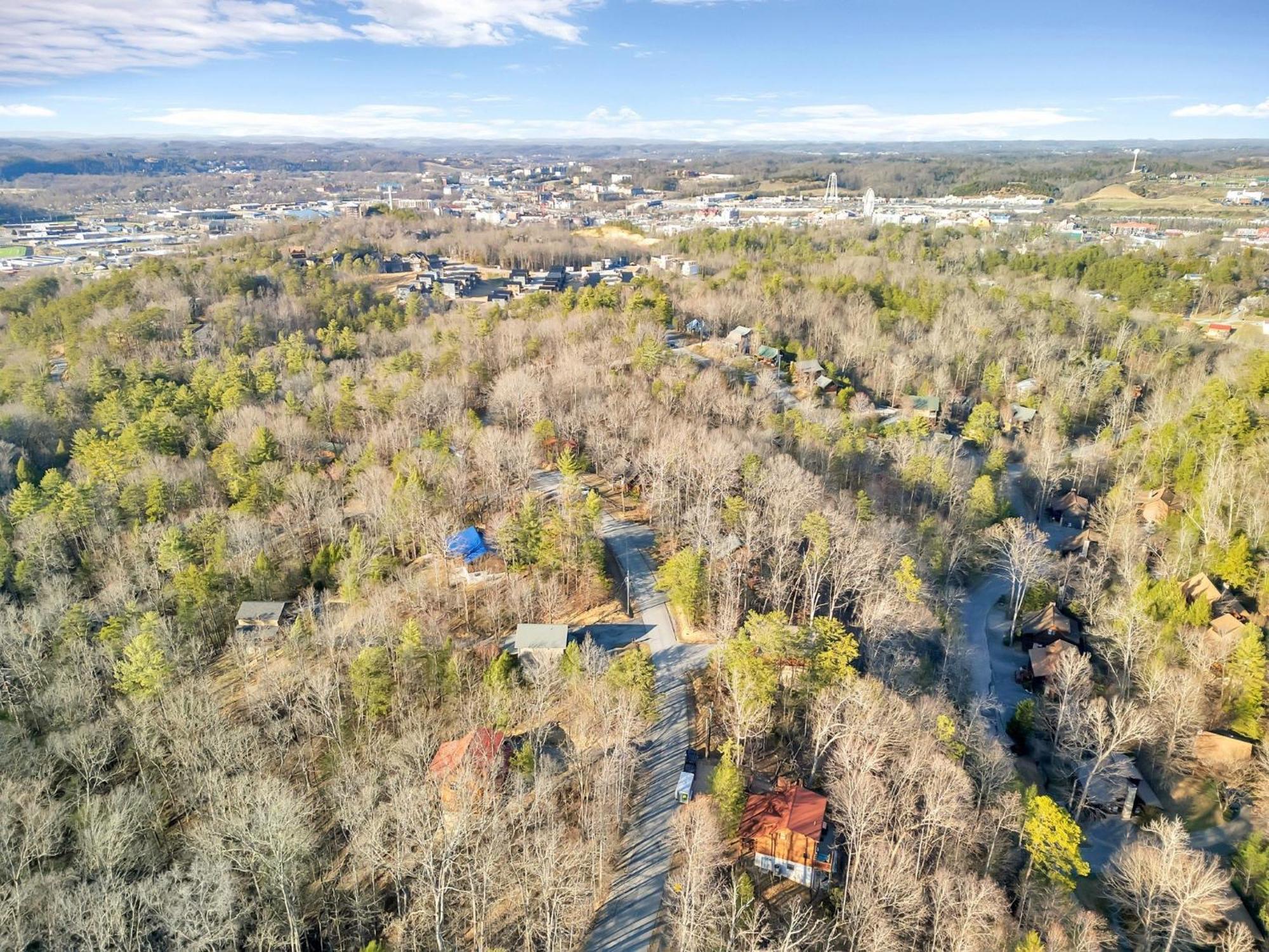 Bear Hug Hideaway Pigeon Forge