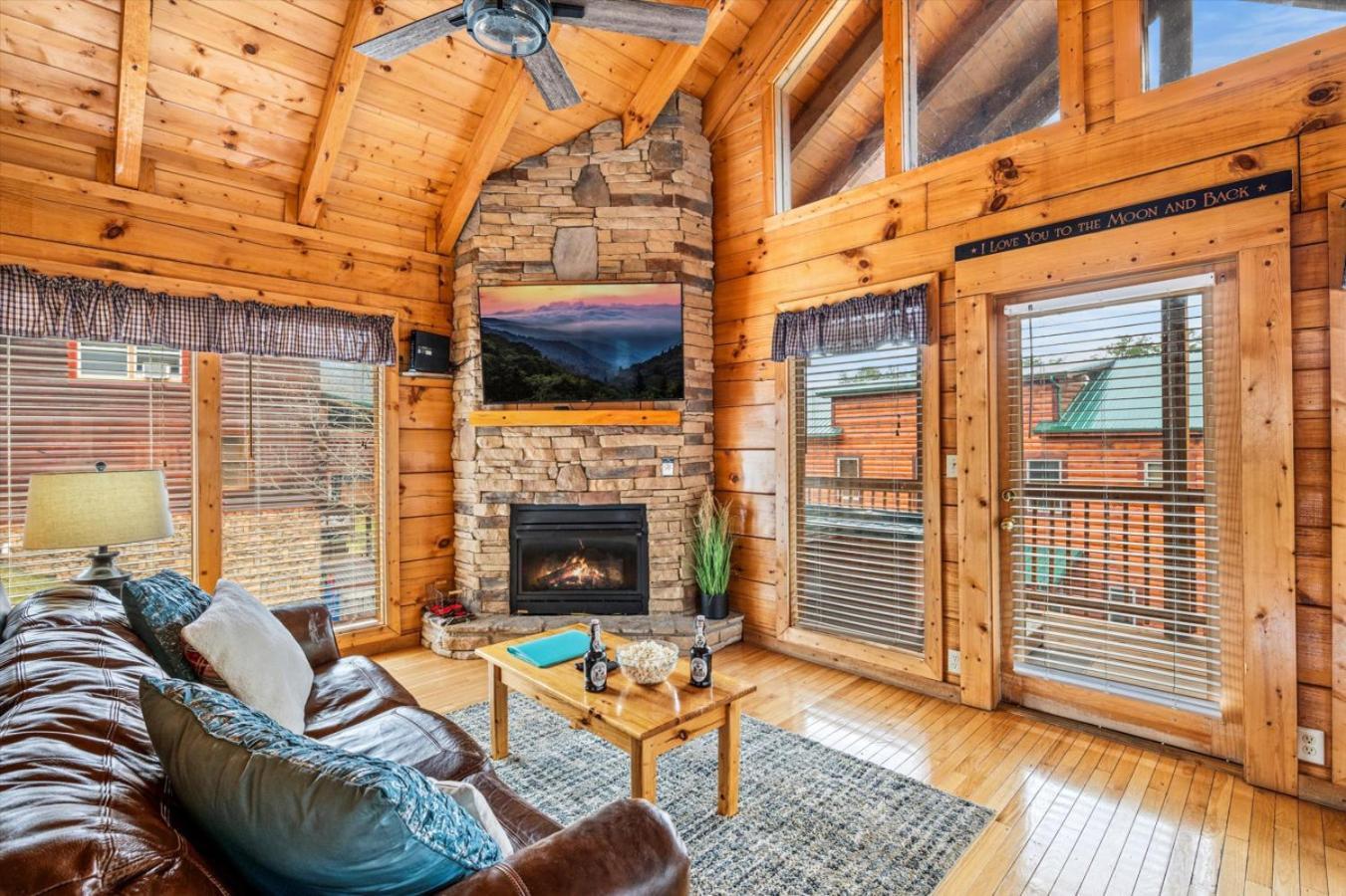 Holiday home Starry Mountain View- Hot Tub - Pool Table - Prime Location Pigeon Forge