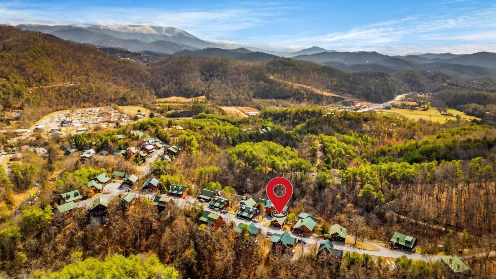 Starry Mountain View- Hot Tub - Pool Table - Prime Location * Pigeon Forge