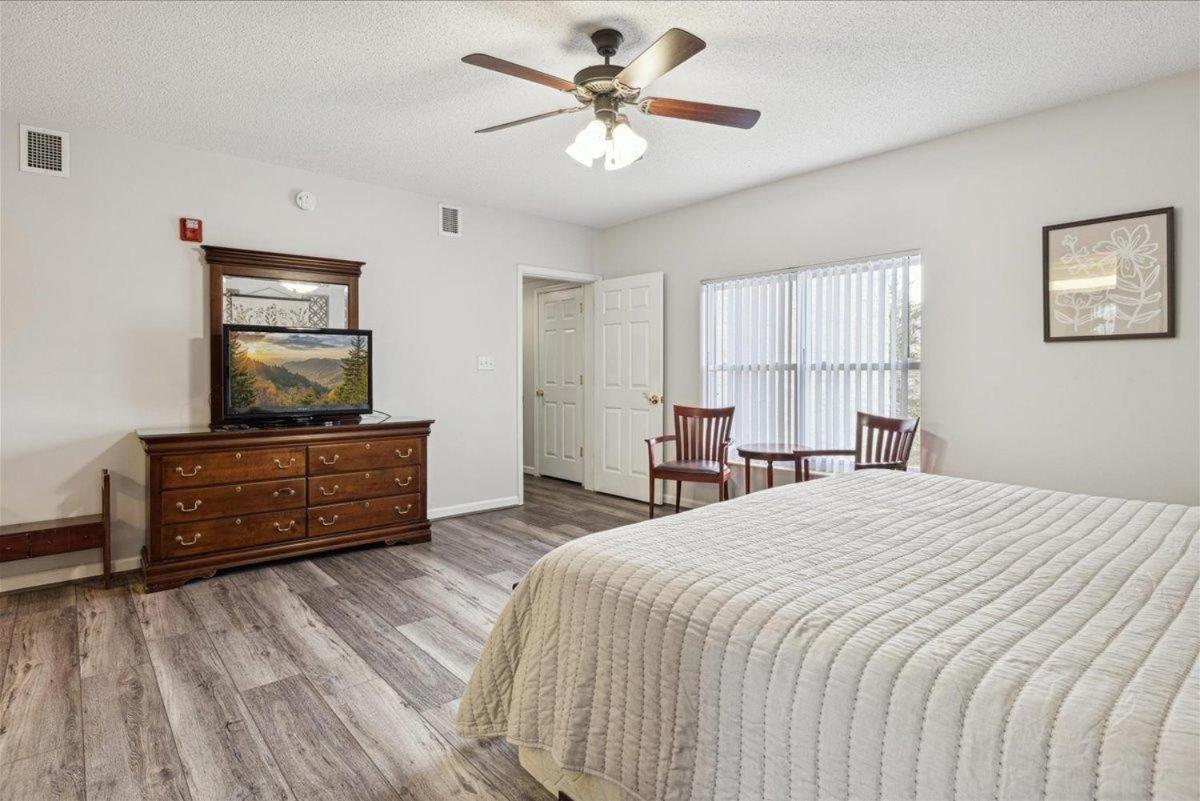 Wp621 Whispering Pines