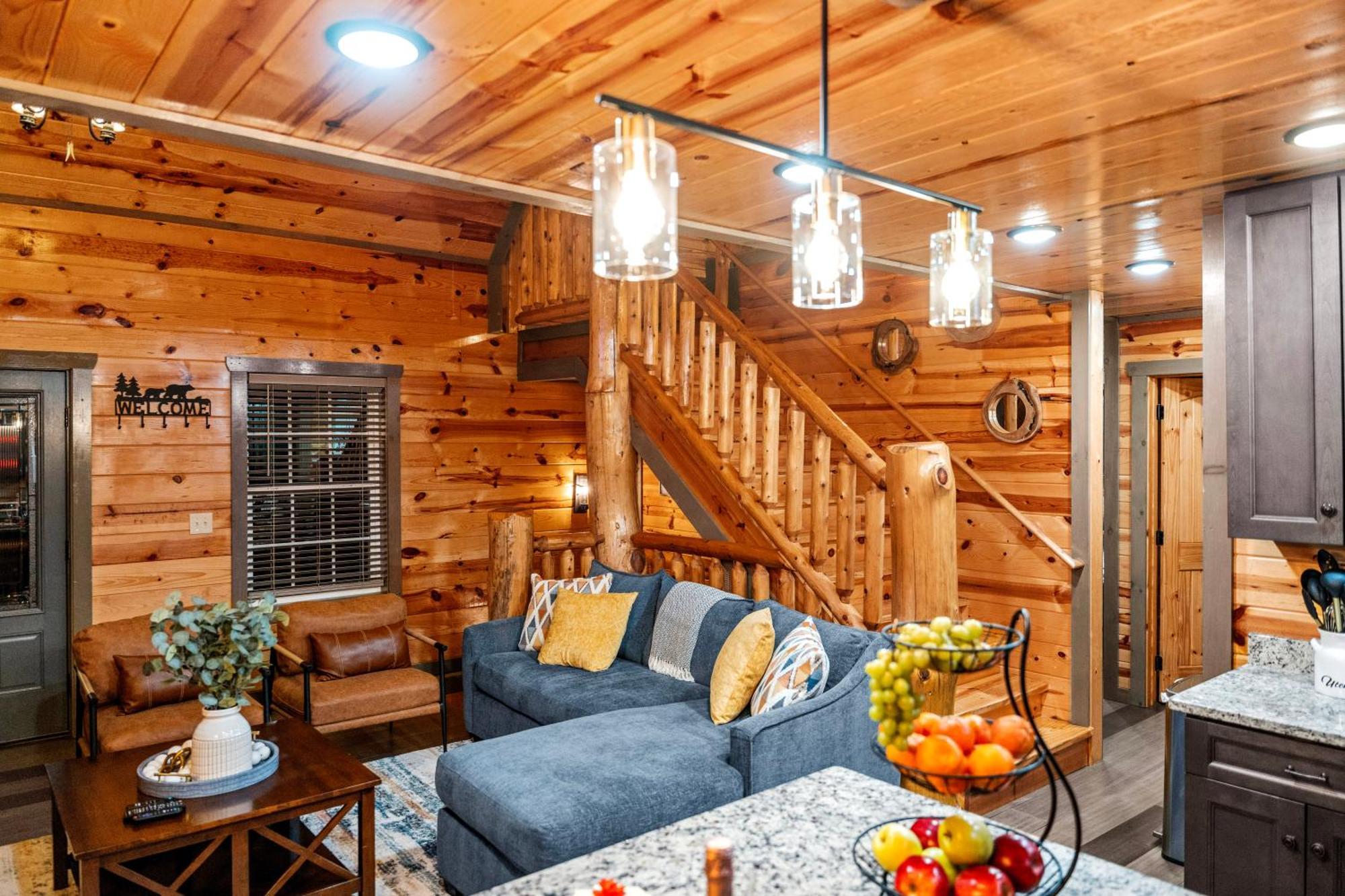 Indoor Heated Pool, Alpine Resort Near Dollywood, Theater & Game Room, Hot Tub Holiday home