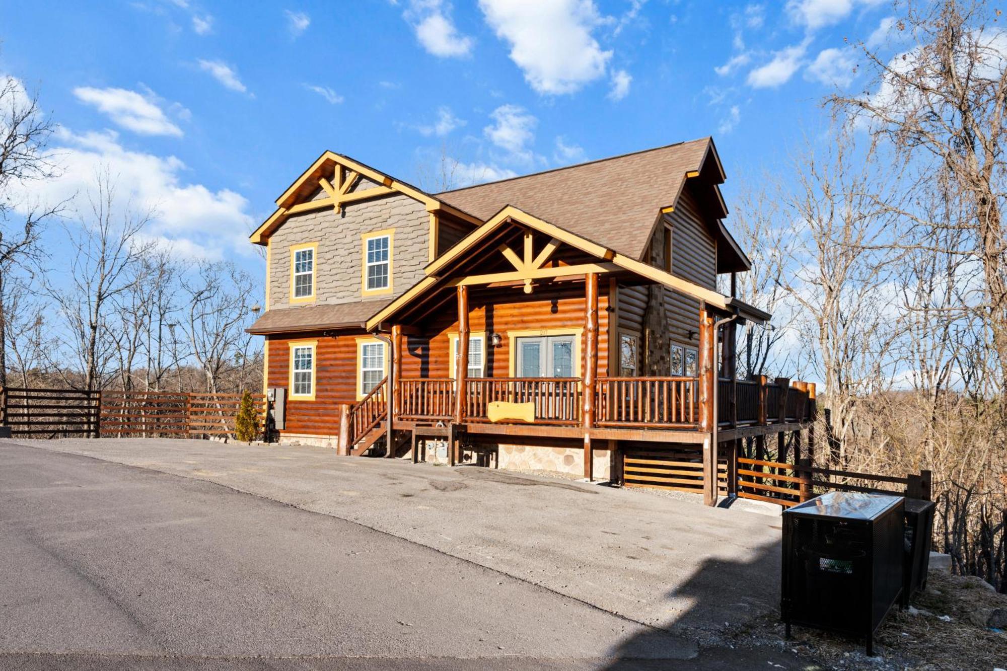 Indoor Heated Pool, Alpine Resort Near Dollywood, Theater & Game Room, Hot Tub Holiday home *