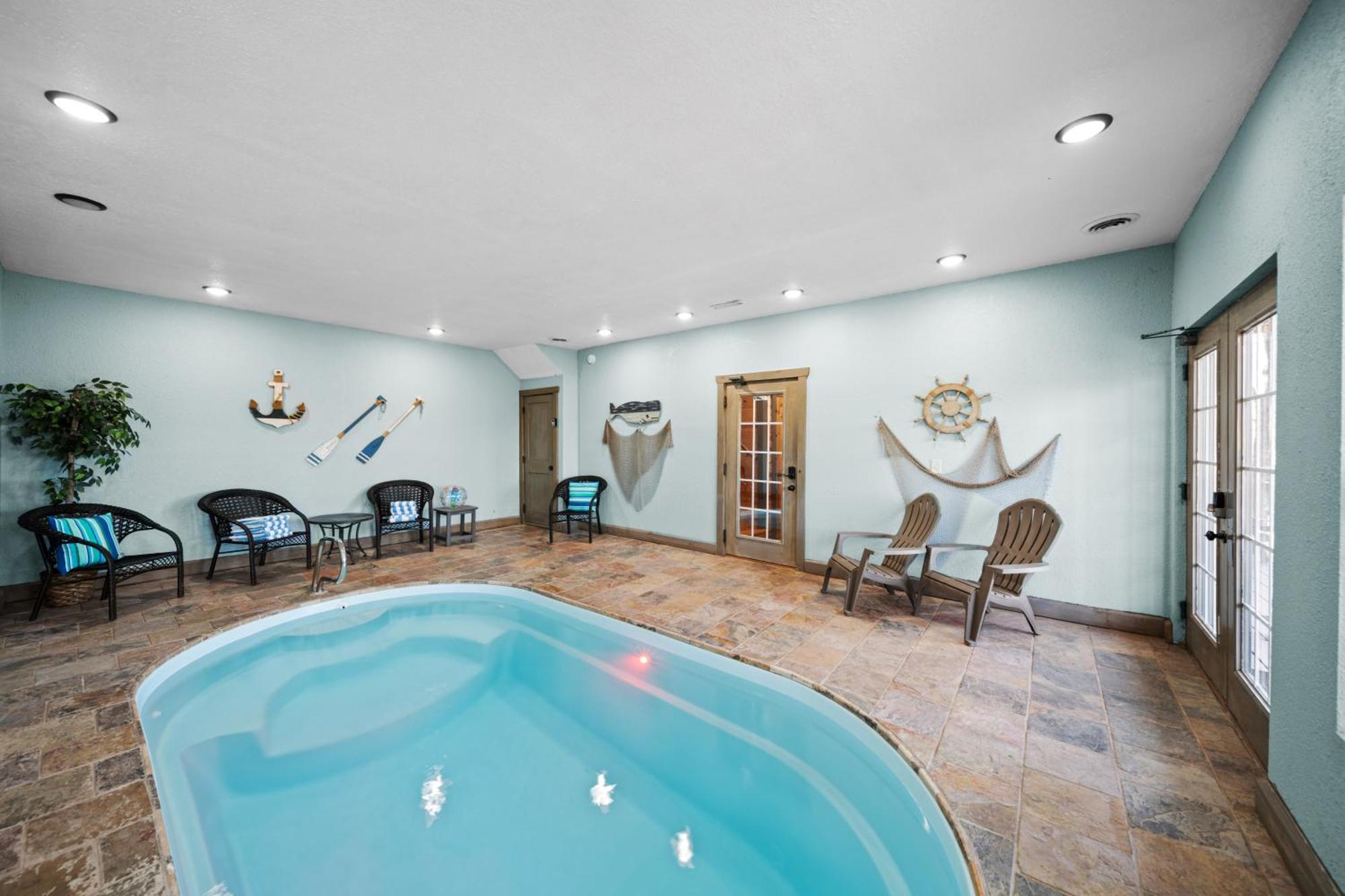 Indoor Heated Pool, Alpine Resort Near Dollywood, Theater & Game Room, Hot Tub