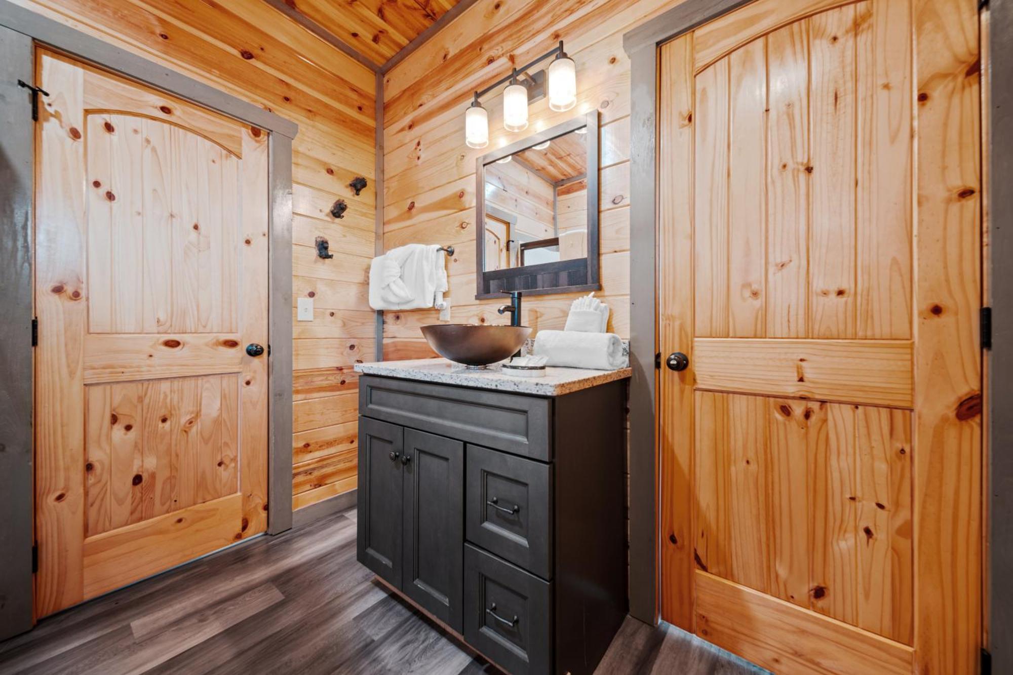Indoor Heated Pool, Alpine Resort Near Dollywood, Theater & Game Room, Hot Tub Holiday home Pigeon Forge