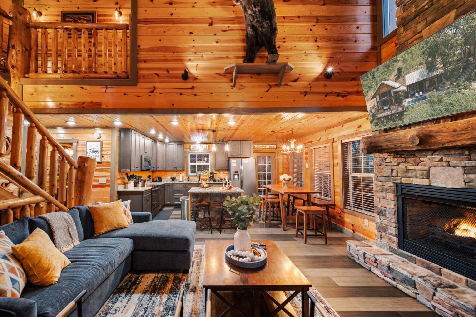 Indoor Heated Pool, Alpine Resort Near Dollywood, Theater & Game Room, Hot Tub *