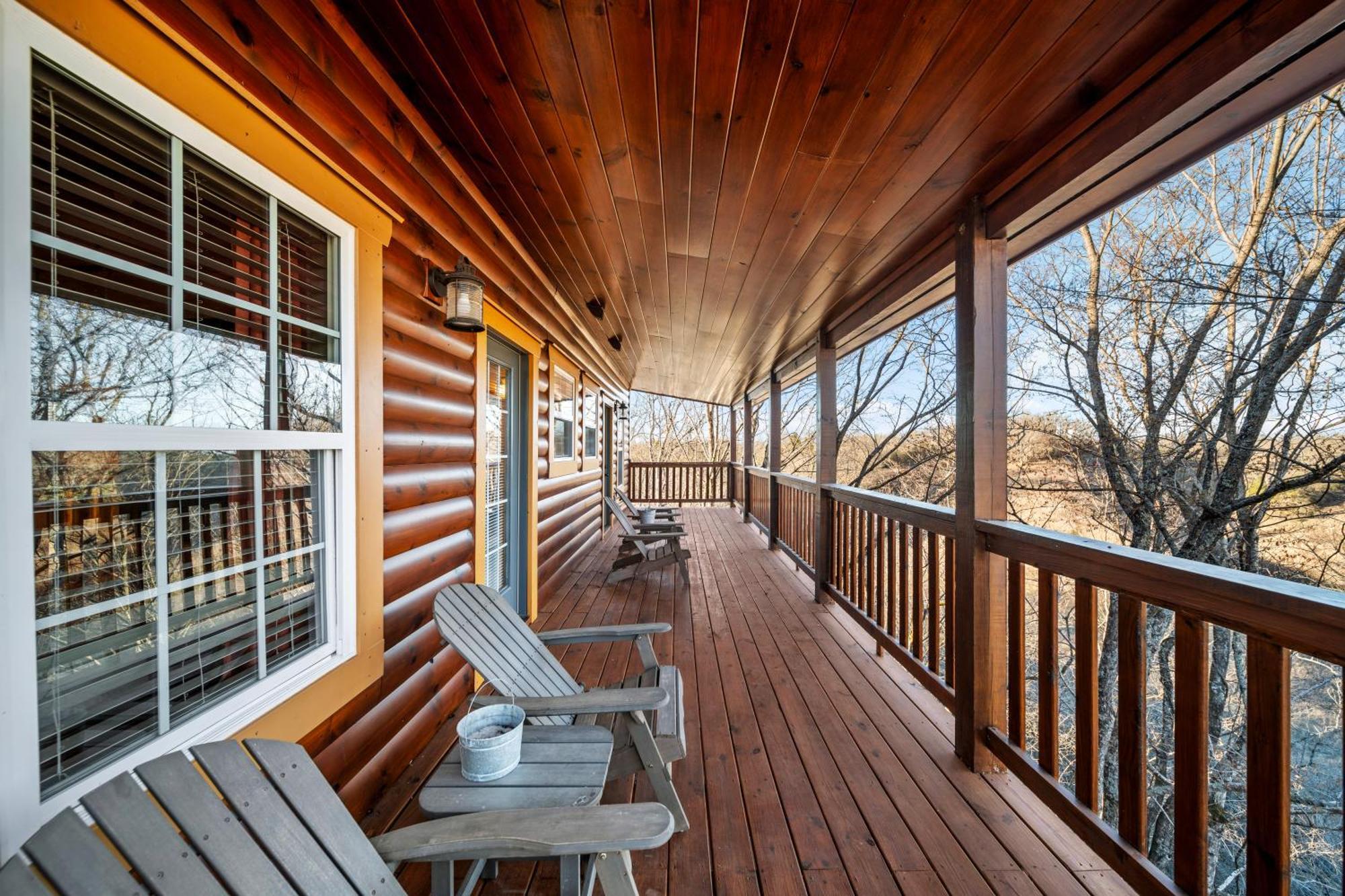 Indoor Heated Pool, Alpine Resort Near Dollywood, Theater & Game Room, Hot Tub