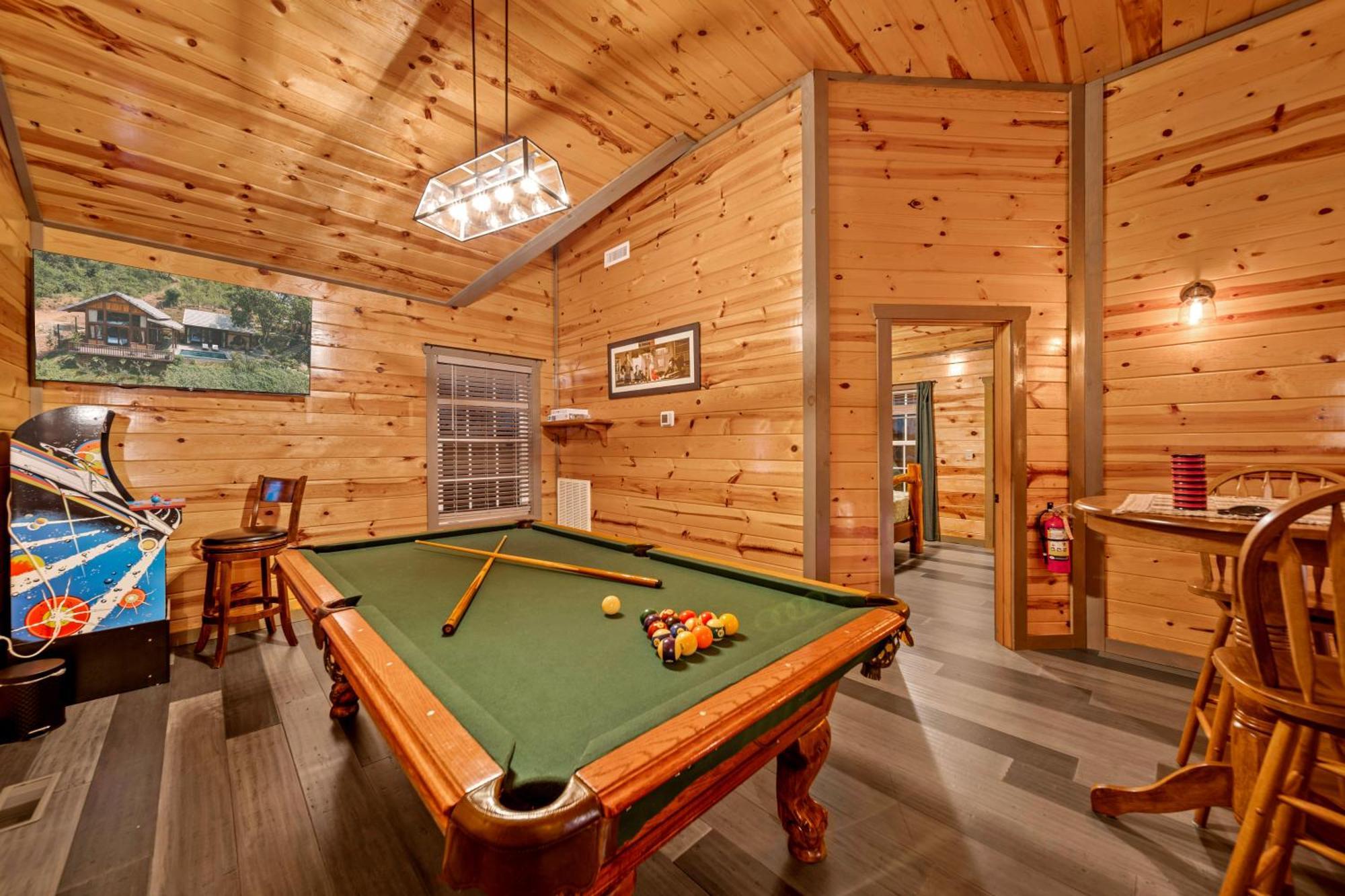 Indoor Heated Pool, Alpine Resort Near Dollywood, Theater & Game Room, Hot Tub Pigeon Forge