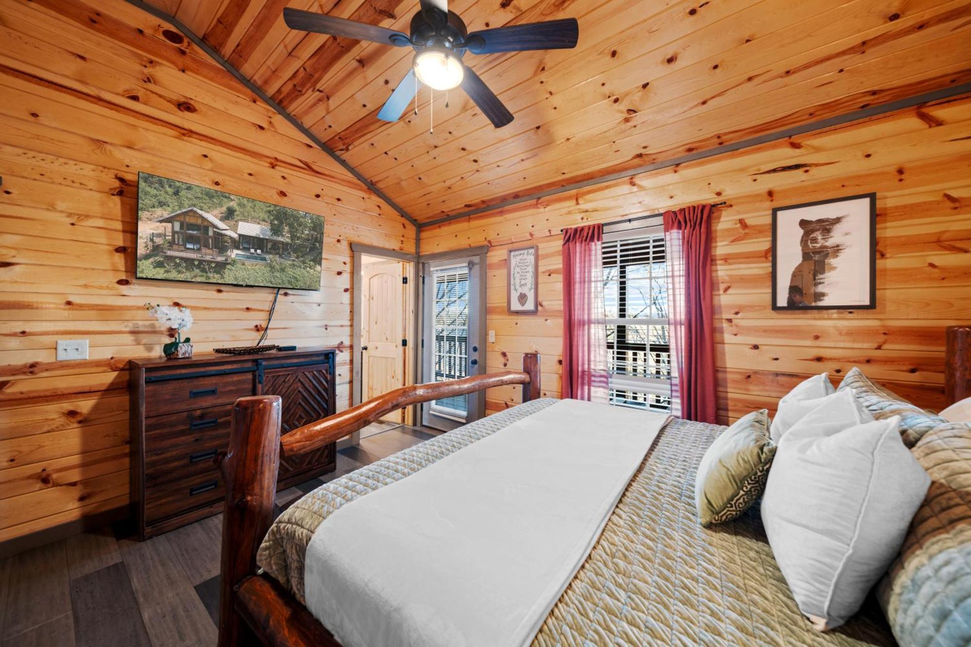 Indoor Heated Pool, Alpine Resort Near Dollywood, Theater & Game Room, Hot Tub Holiday home