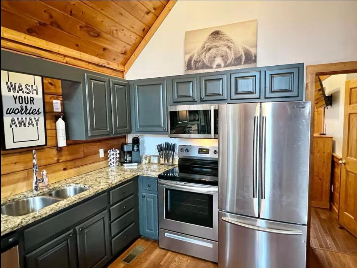 Taylor Tots Hideaway Pigeon Forge