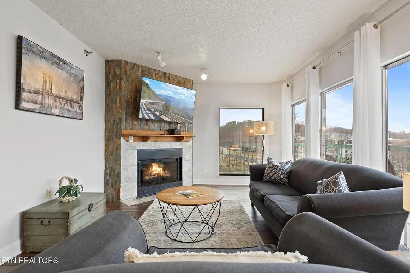 River Place #610 3bd