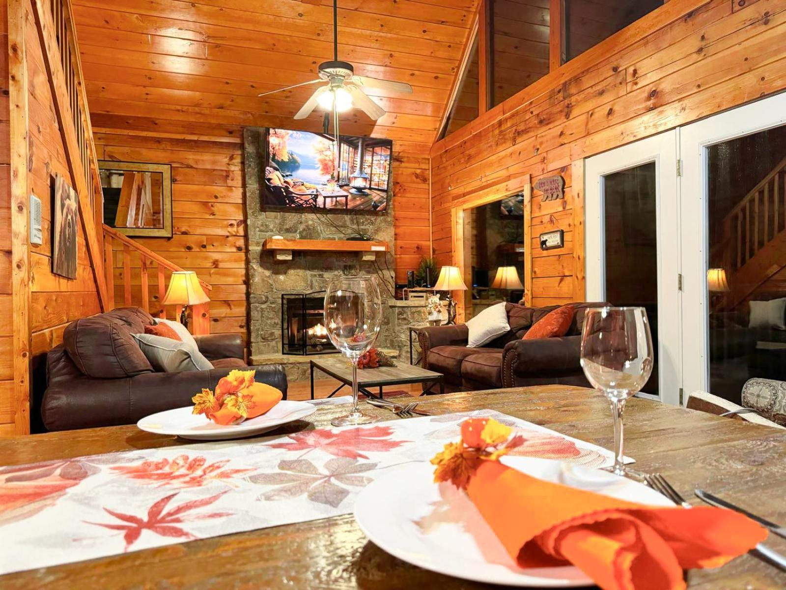 Cabin For Groups Getaway! Top Location, Grill, Wifi & Workstation, Hot Tub & Game Room * Pigeon Forge