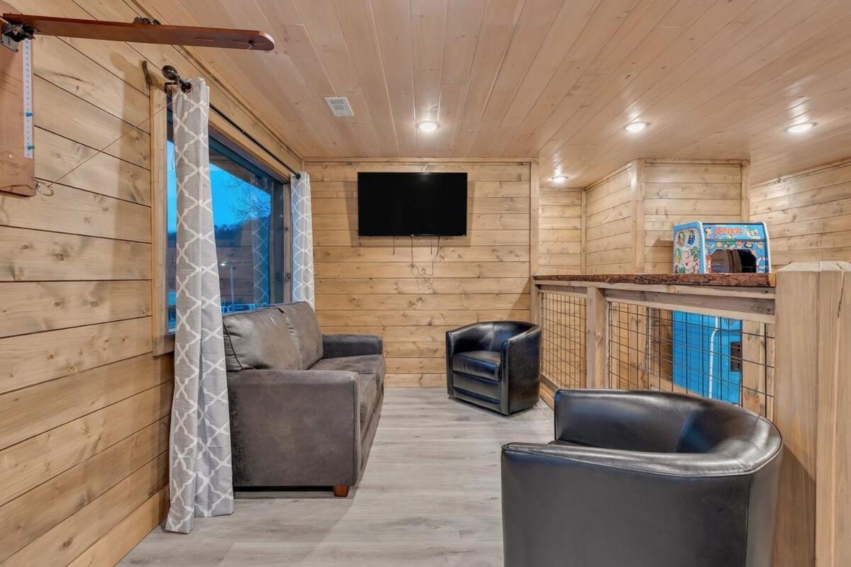 Honeybear Hideaways - Luxury Cozy With Theater, Game And Hot Tub