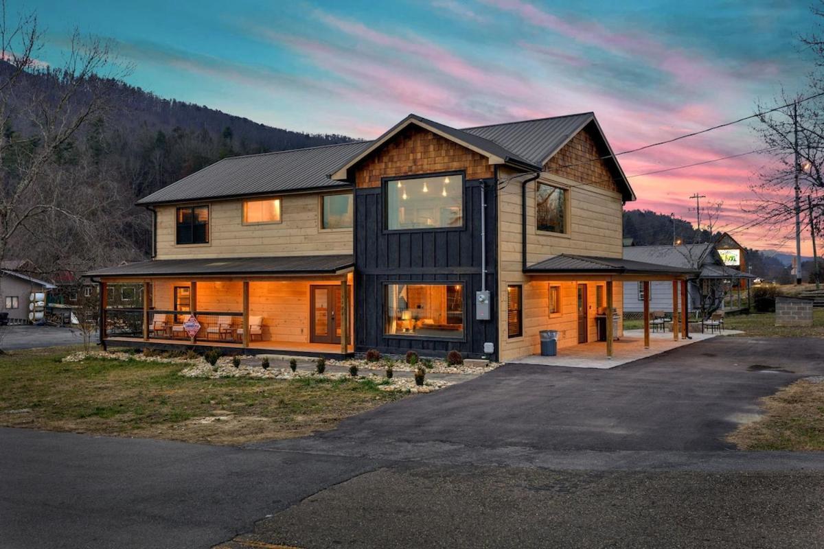 Honeybear Hideaways - Luxury Cozy With Theater, Game And Hot Tub
