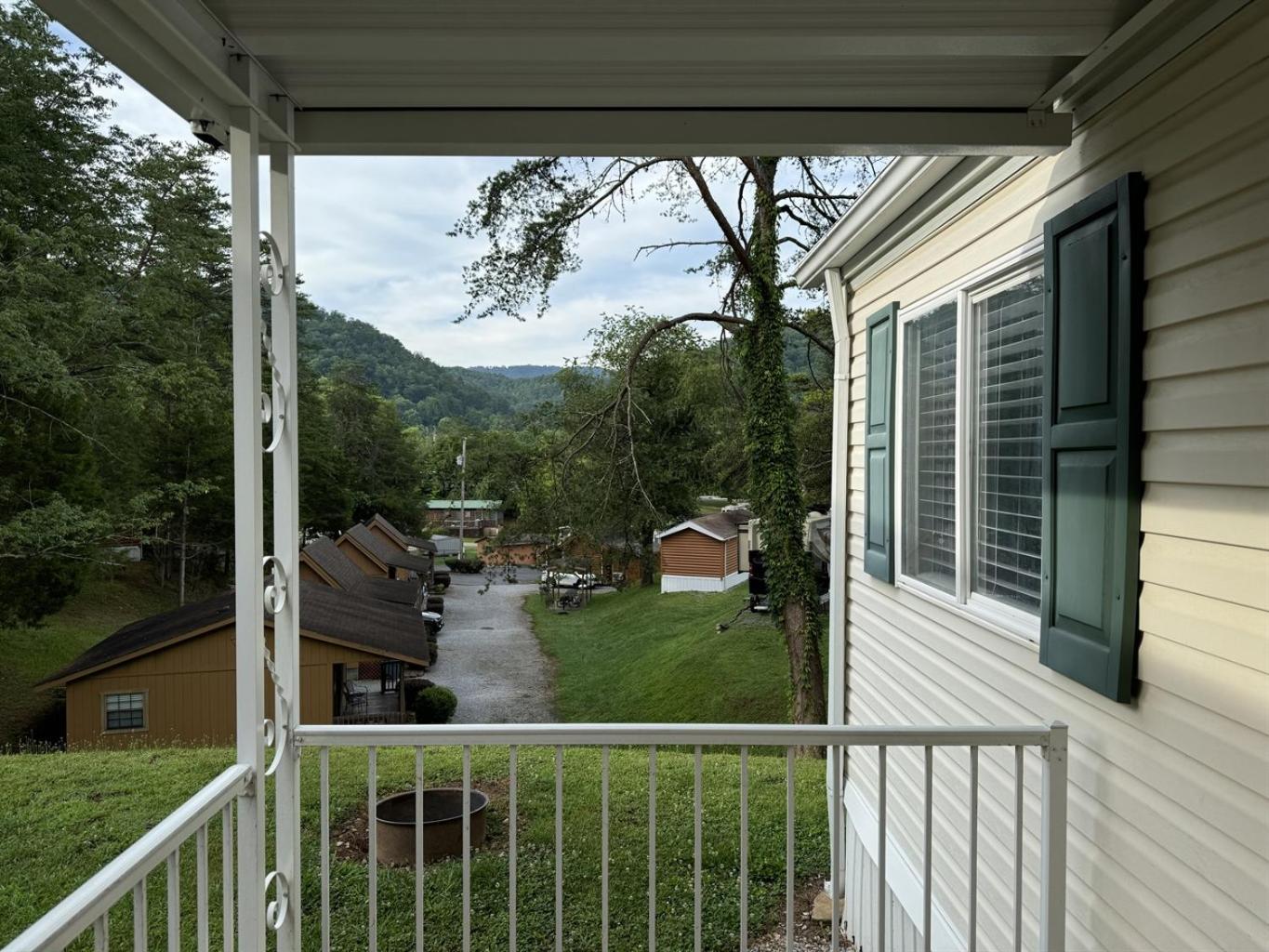 Tranquil 2br Mountain Escape Near Dollywood Pigeon Forge