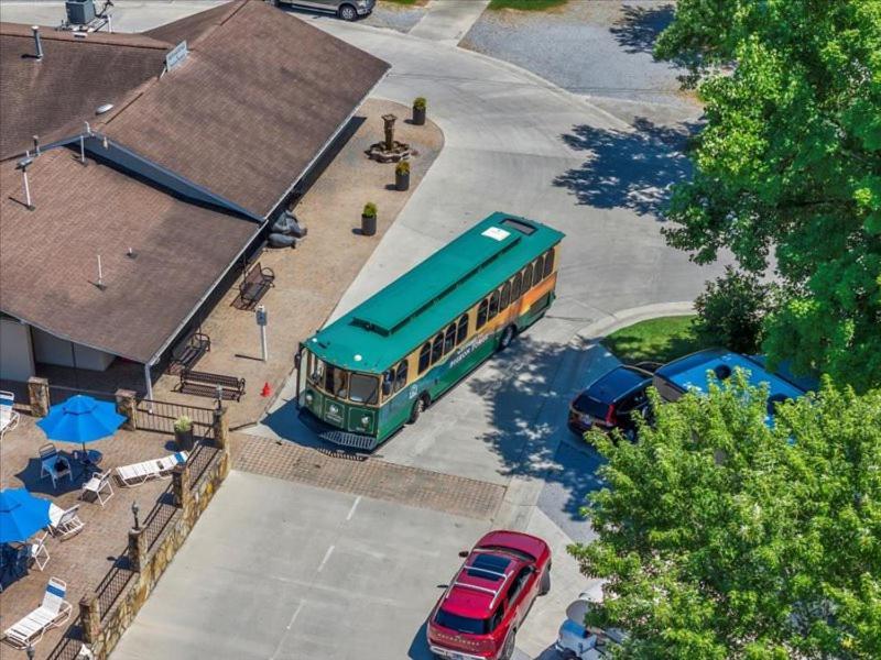 Model With Parking Chalet