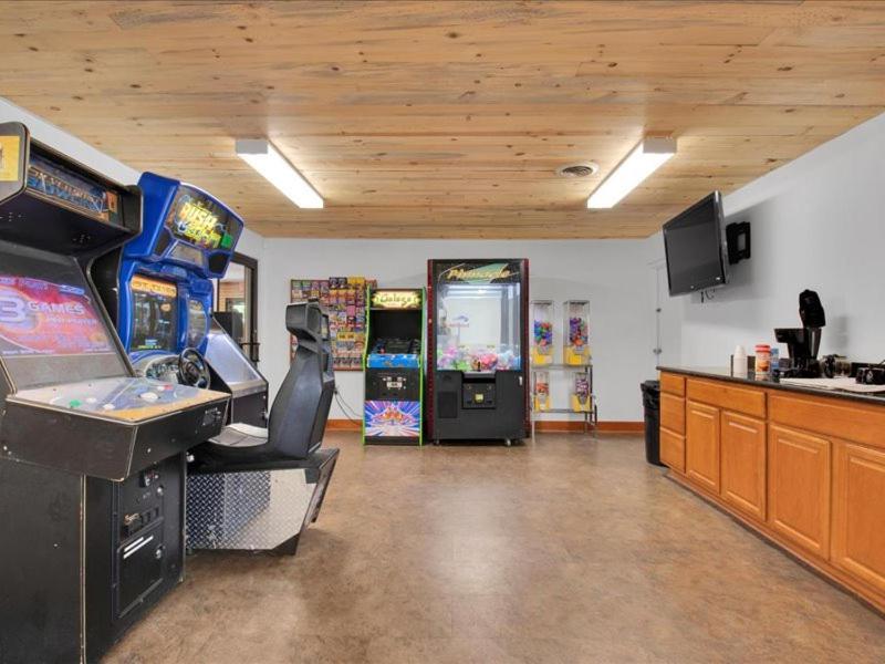 Homey With Mountain Views Chalet Pigeon Forge