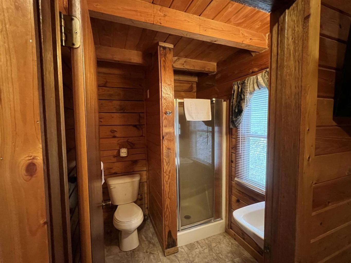 Homey With Mountain Views Chalet *