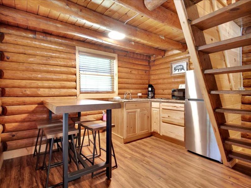 Chalet Deluxe 1 Bedroom With Parking