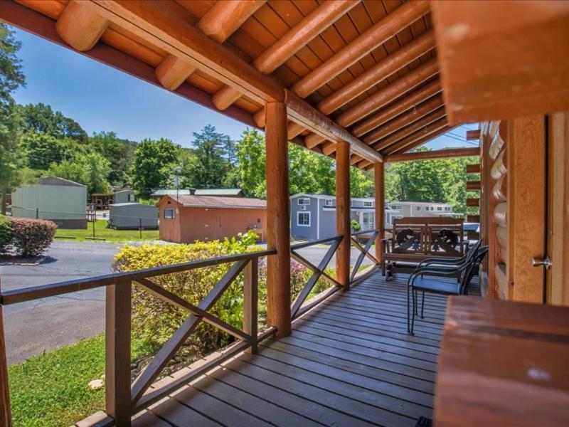 Deluxe 1 Bedroom With Parking Chalet