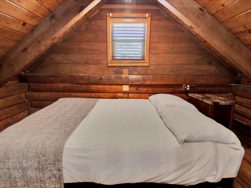 Deluxe 1 Bedroom With Parking Chalet