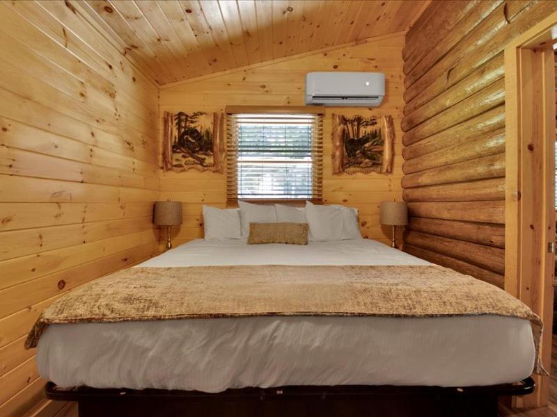 Deluxe 1 Bedroom With Parking * Pigeon Forge