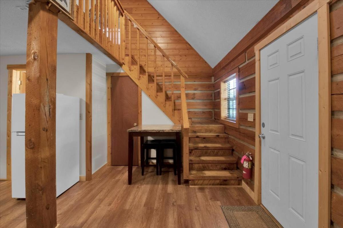 Oasis Near Smoky Mountains * Pigeon Forge