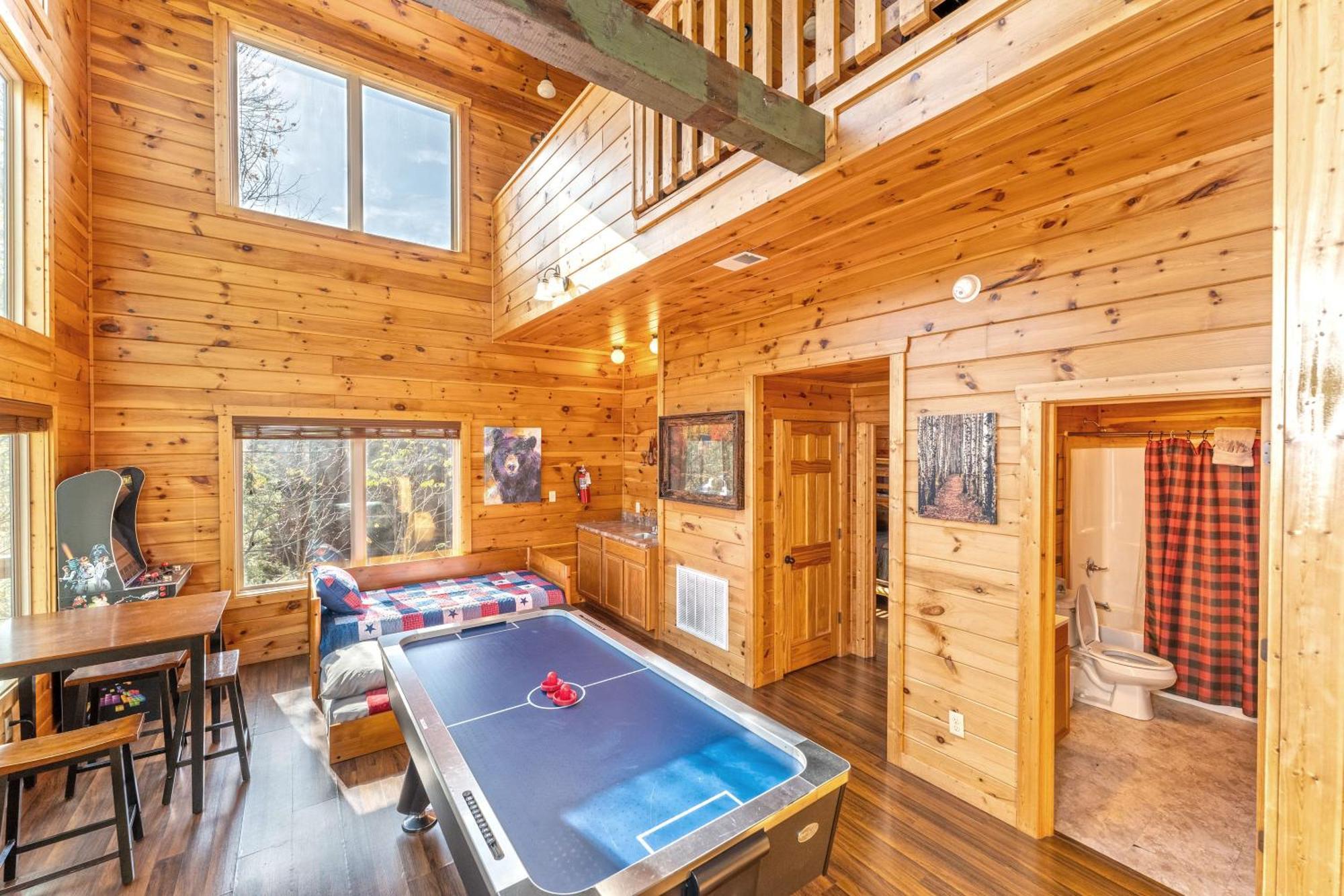 Blue Bear Near Dollywood! 1 Mile Off Pkwy Community Pool Hot Tub Game Rm Pigeon Forge