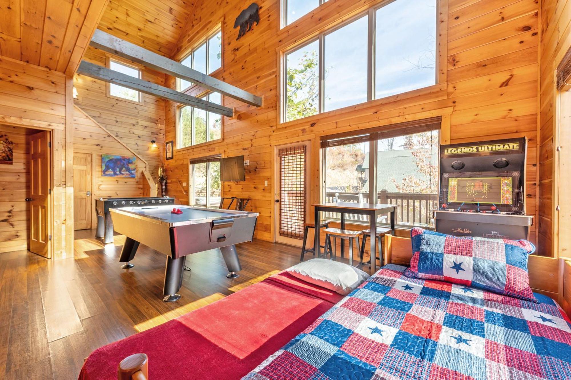 Blue Bear Near Dollywood! 1 Mile Off Pkwy Community Pool Hot Tub Game Rm *