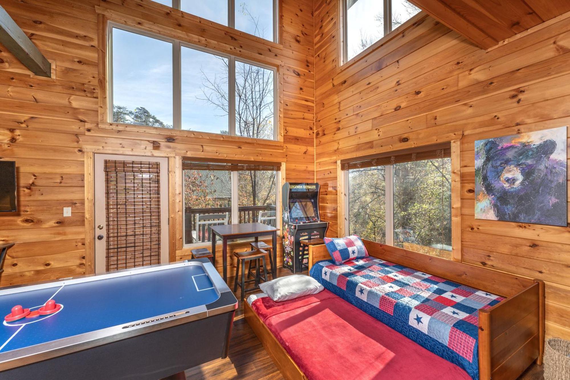 Holiday home Blue Bear Near Dollywood! 1 Mile Off Pkwy Community Pool Hot Tub Game Rm