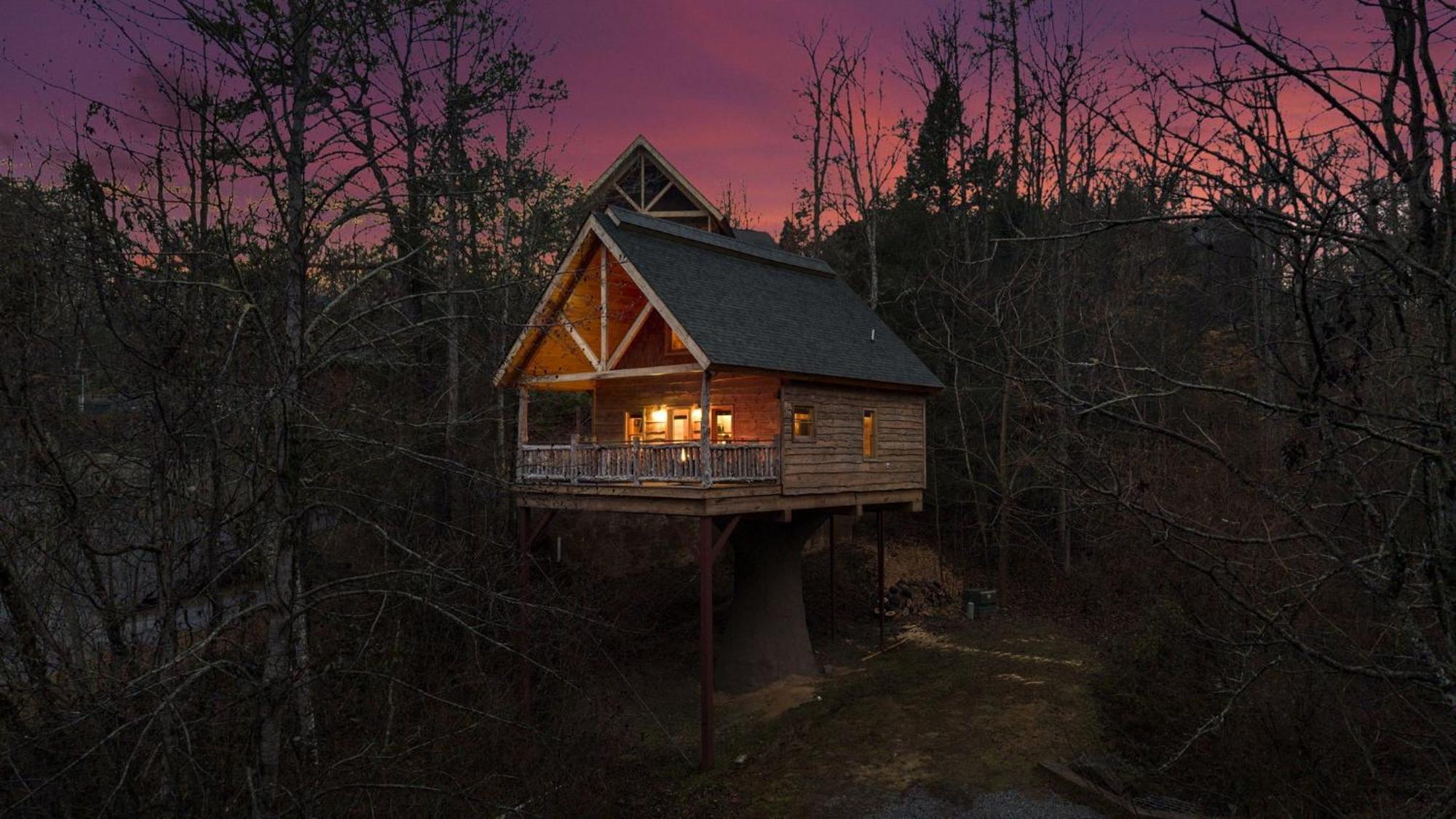 Holiday home Knock On Wood