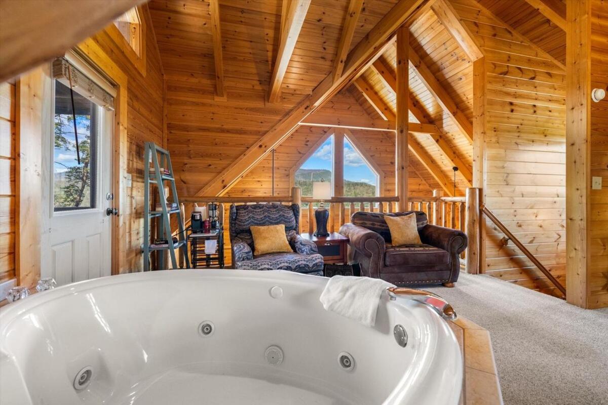 Rustic W Modern Comfort Minutes From Parkway * Pigeon Forge