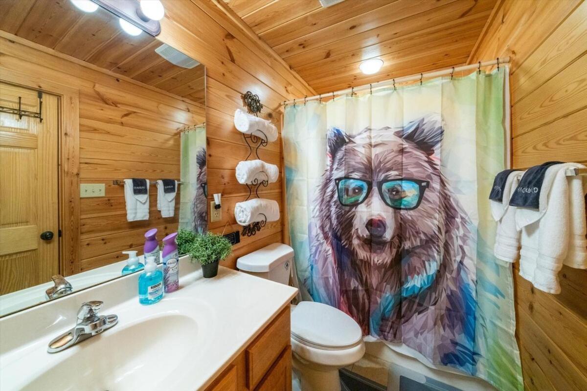 Rustic W Modern Comfort Minutes From Parkway *