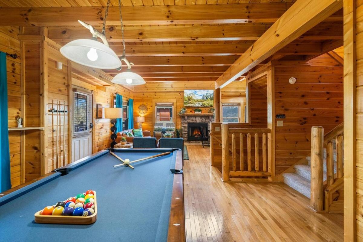 Rustic W Modern Comfort Minutes From Parkway *