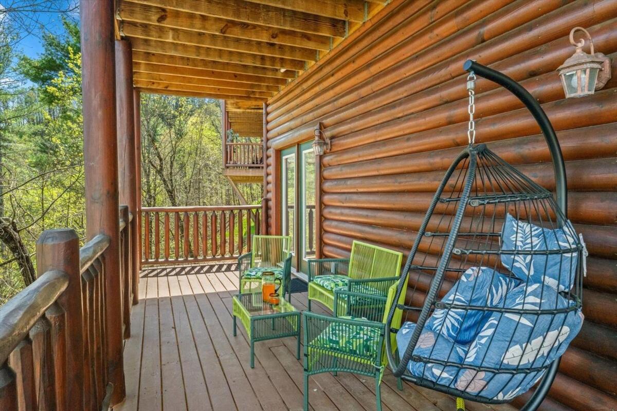 Rustic W Modern Comfort Minutes From Parkway Pigeon Forge