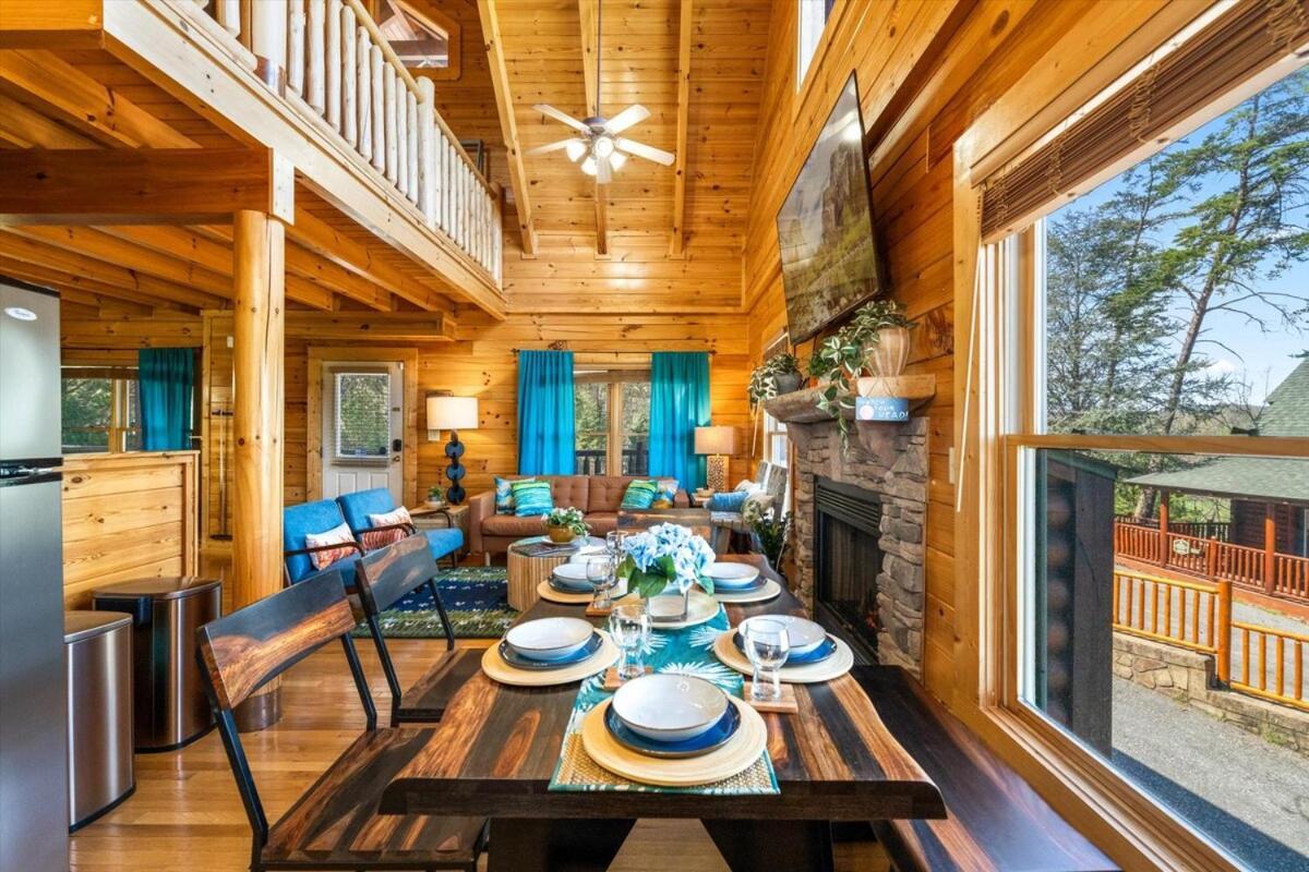Rustic W Modern Comfort Minutes From Parkway Holiday home Pigeon Forge