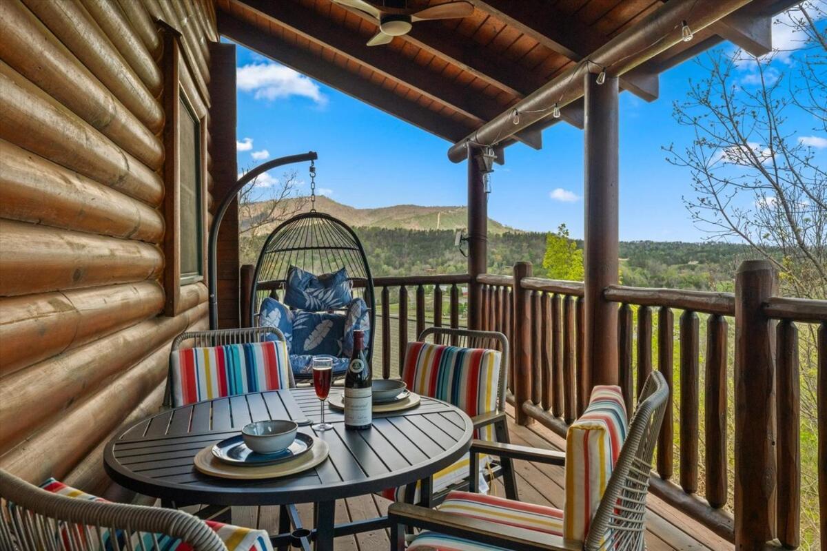 Rustic W Modern Comfort Minutes From Parkway Pigeon Forge