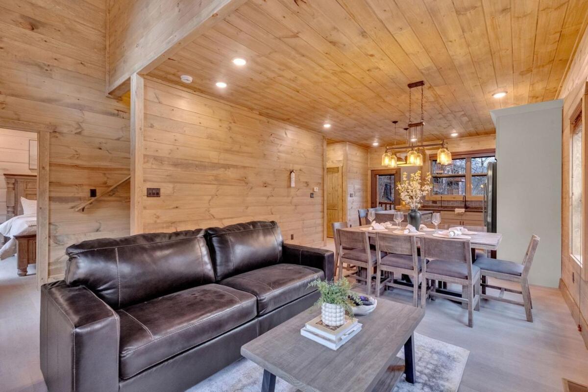 Honeybear Hideaways - Luxury And Spacious In Smoky Mountain With Indoor Pool, Hot Tub And Game Holiday home