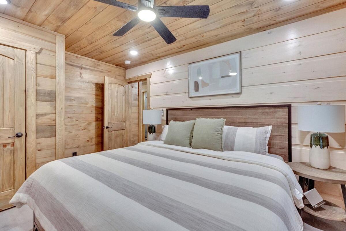 Honeybear Hideaways - Luxury And Spacious In Smoky Mountain With Indoor Pool, Hot Tub And Game *