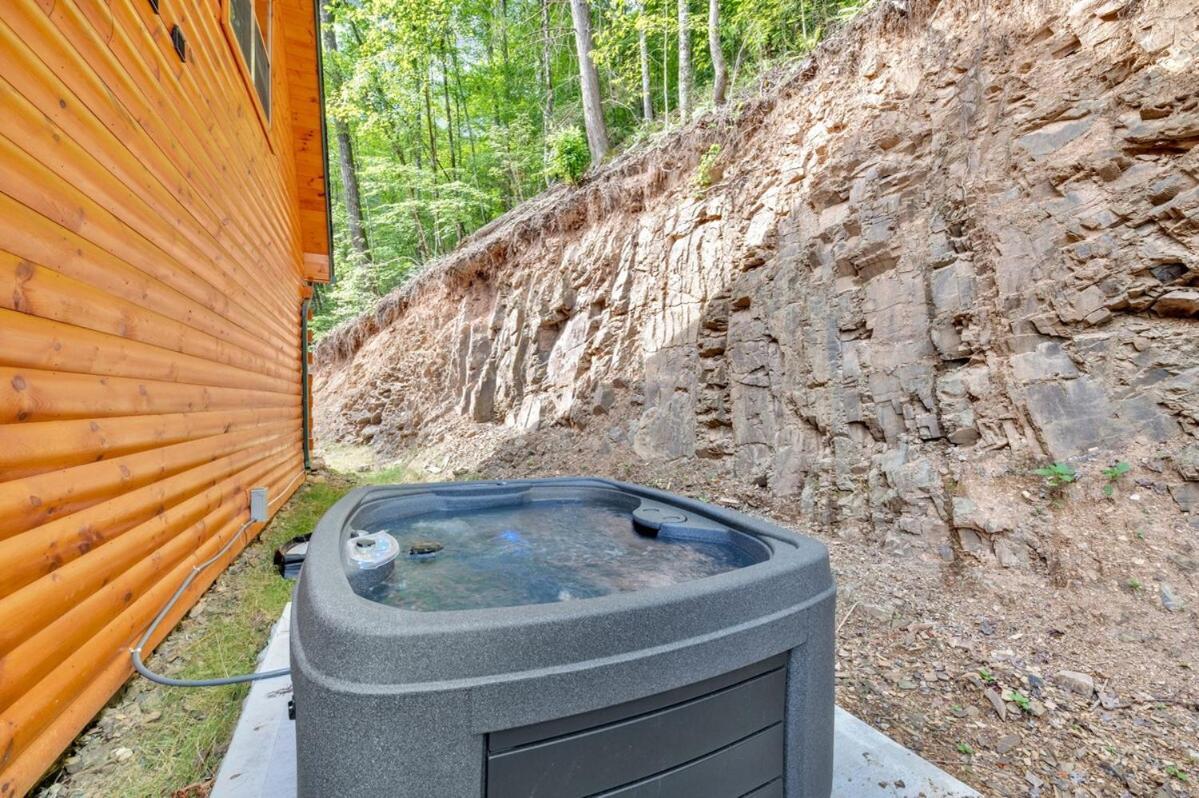 Holiday home Honeybear Hideaways - Luxury And Spacious In Smoky Mountain With Indoor Pool, Hot Tub And Game *