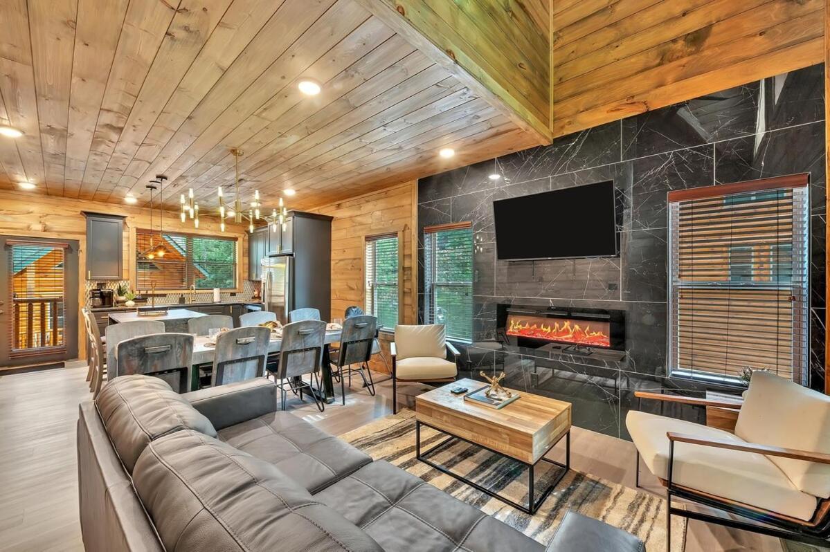 Holiday home Honeybear Hideaways - Luxury And Spacious In Smoky Mountain With Indoor Pool, Hot Tub And Game *