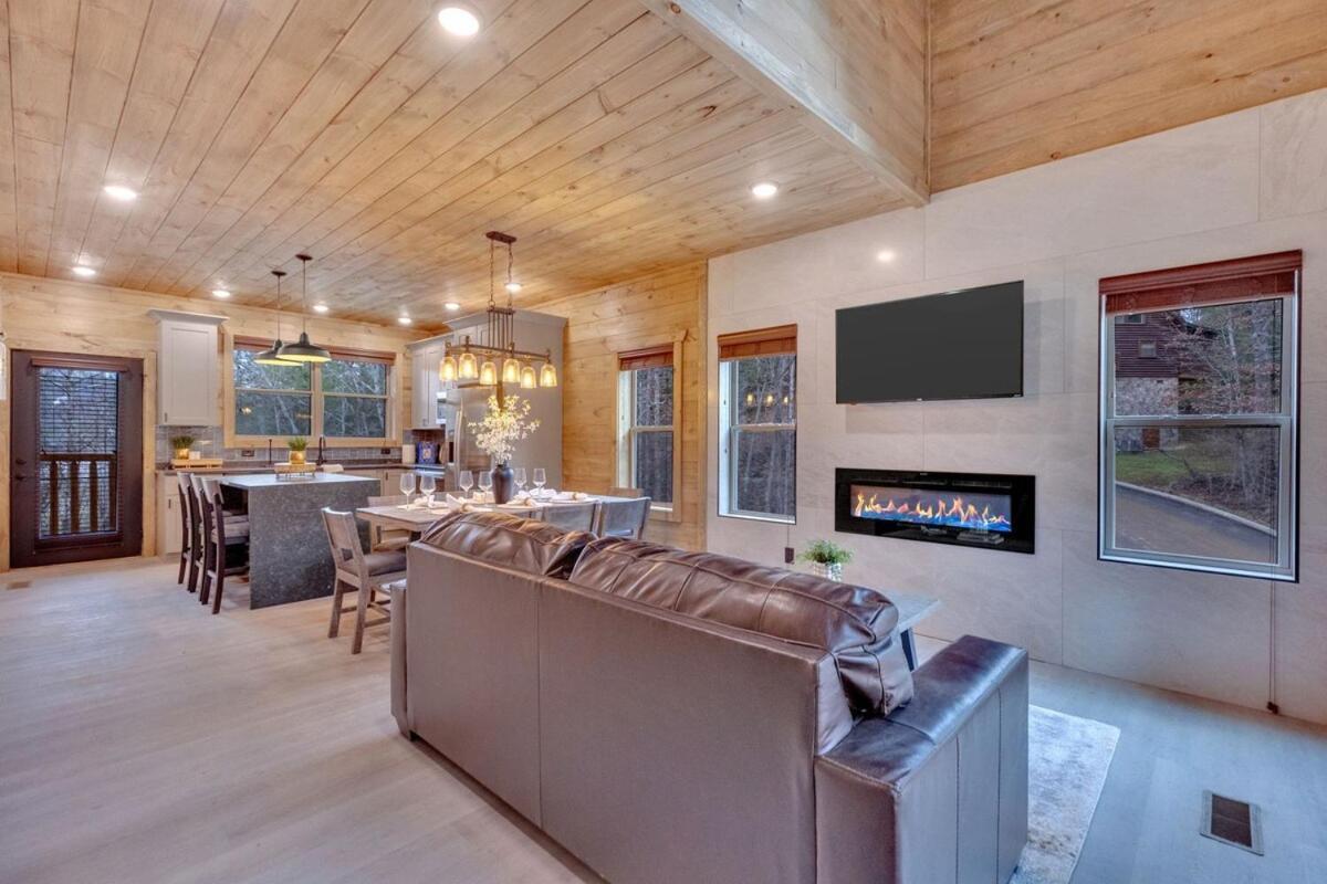 Honeybear Hideaways - Luxury And Spacious In Smoky Mountain With Indoor Pool, Hot Tub And Game Pigeon Forge